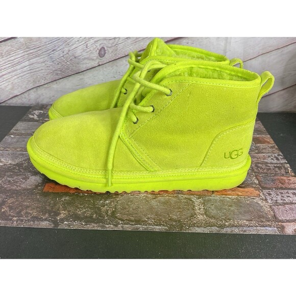 UGGNEUMEL II CHUKKA BOOT SIZE 6 BIG KID/7 WOMEN KEY LIME SUEDE BOOTS 1…